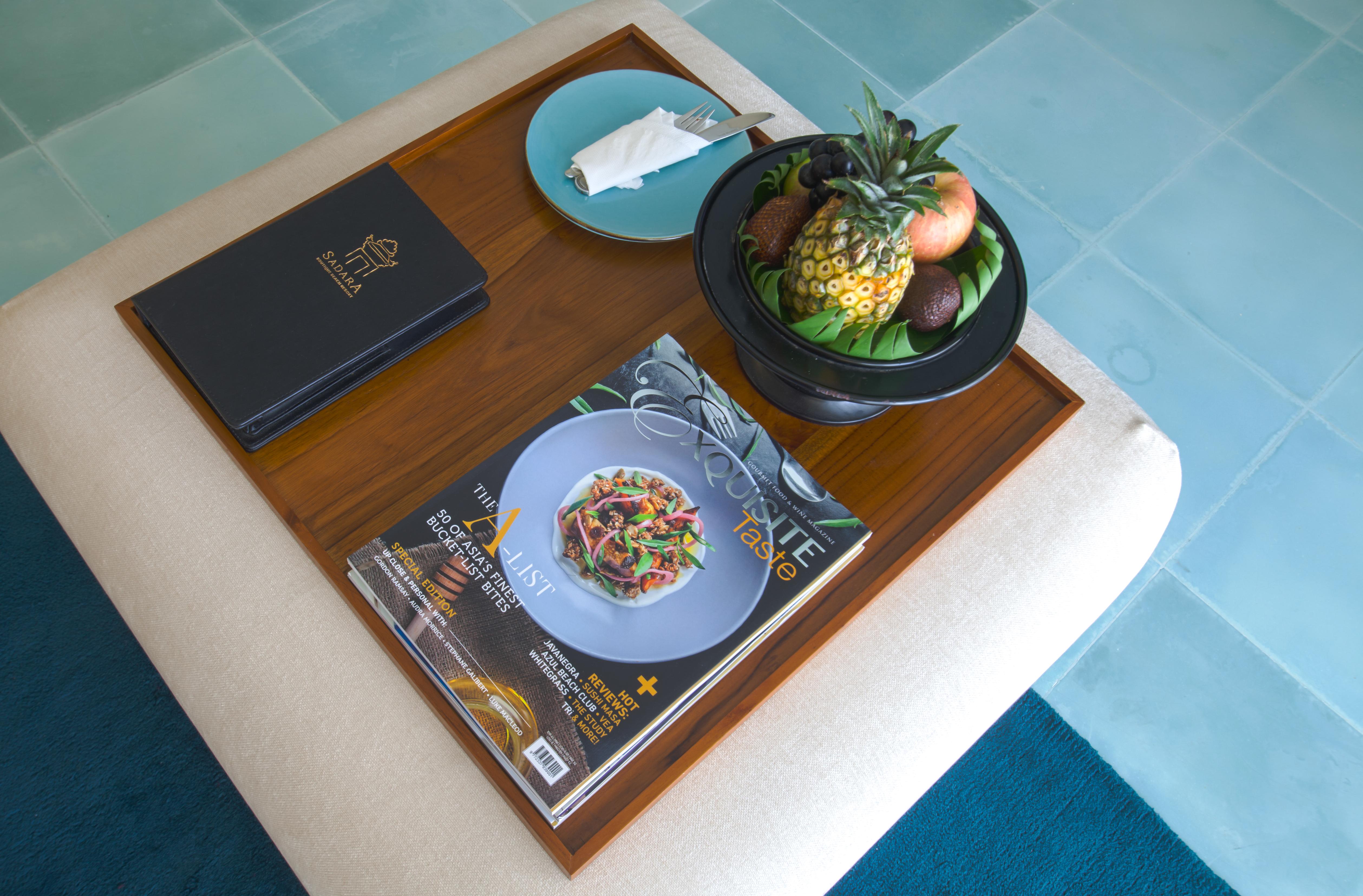 נוסא דואה Sadara Resort מראה חיצוני תמונה A magazine on a table